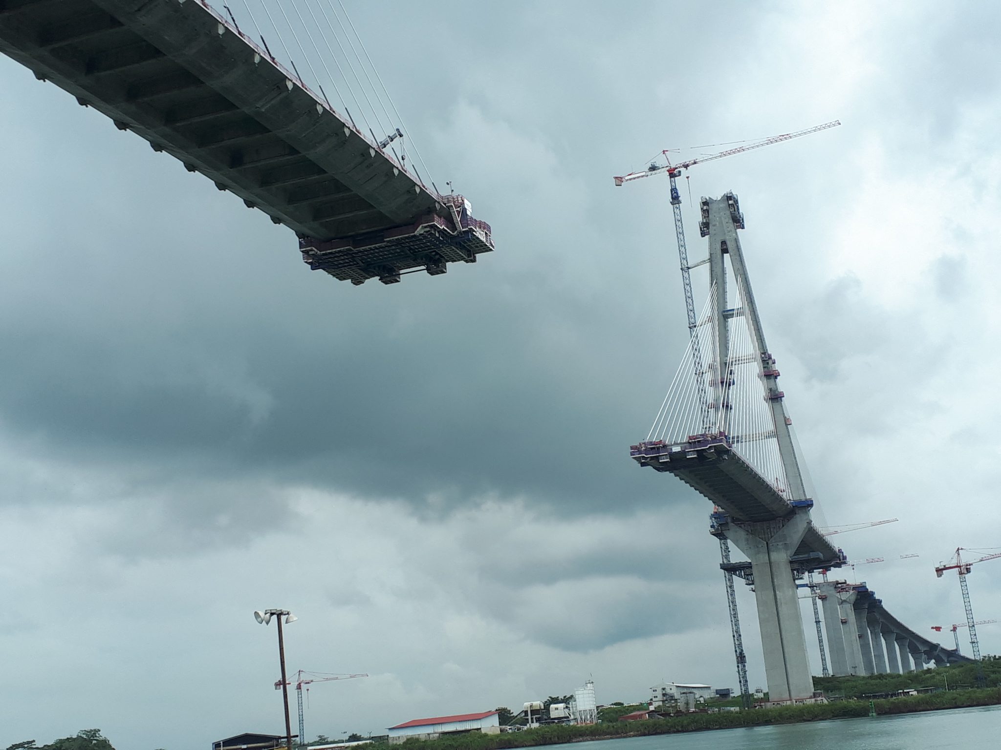 Équipages mobiles spéciaux de coffrage, Pont de l'Atlantique à Panamá par RUBRICA BRIDGES