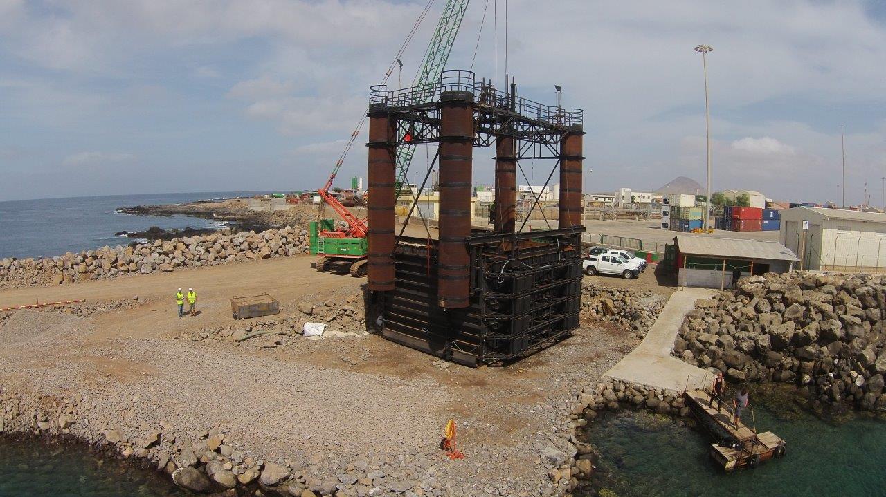 FORMWORK FOR UNDERWATER CONCRETE, ISLAND OF FOGO by RÚBRICA MARITIME