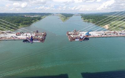 Cerrando en el Puente Atlántico de Panamá