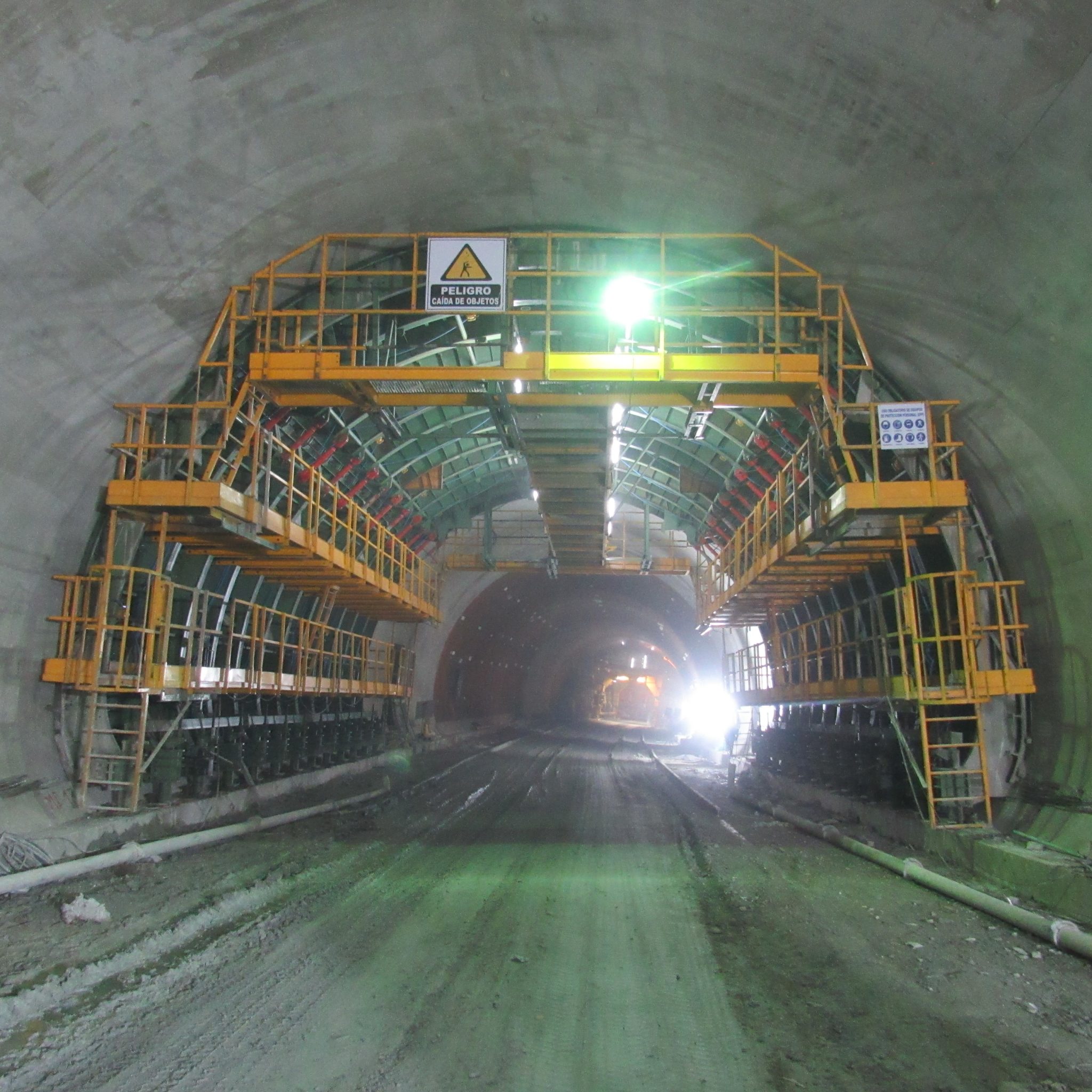 Tunnel formwork Buenavista (Colombia) by Rubster
