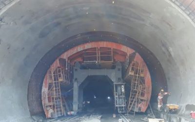 Construction du coffrage pour le tunnel de Mulatos (Colombie)