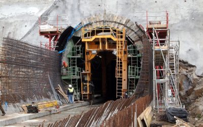 Self-launching formwork tunnel equipment La Canda