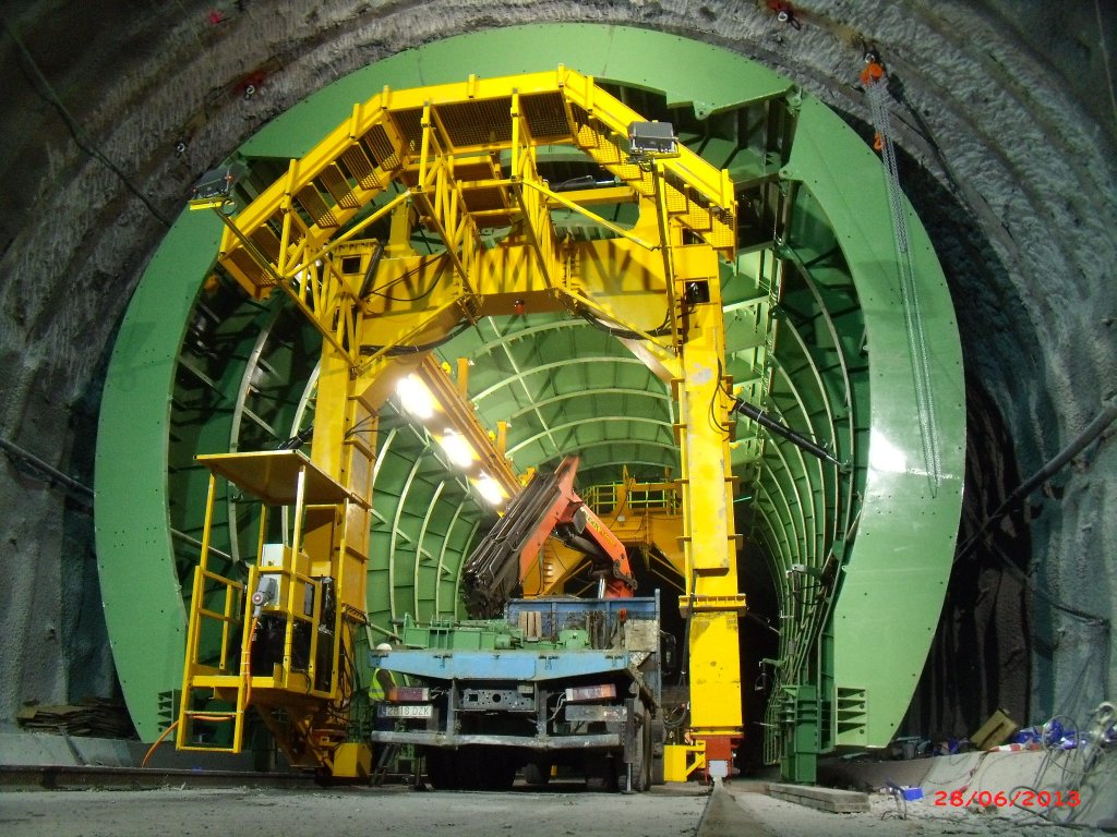 Carro de encofrado para túnel Legutiano 2-2 by RÚBRICA TUNNELS