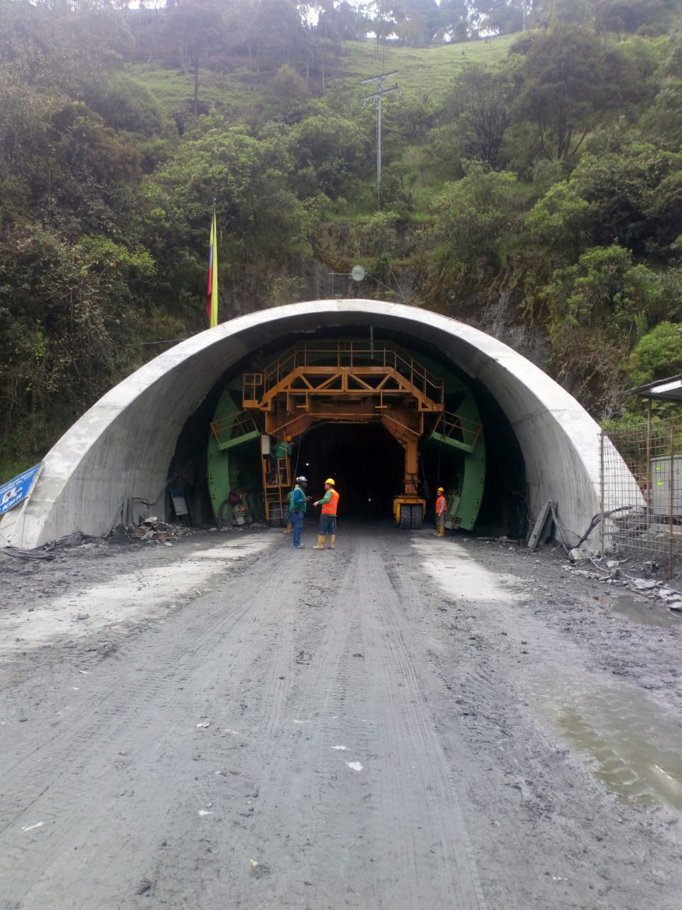 Self-launching formwork tunnel equipment La Línea by RÚBRICA TUNNELS