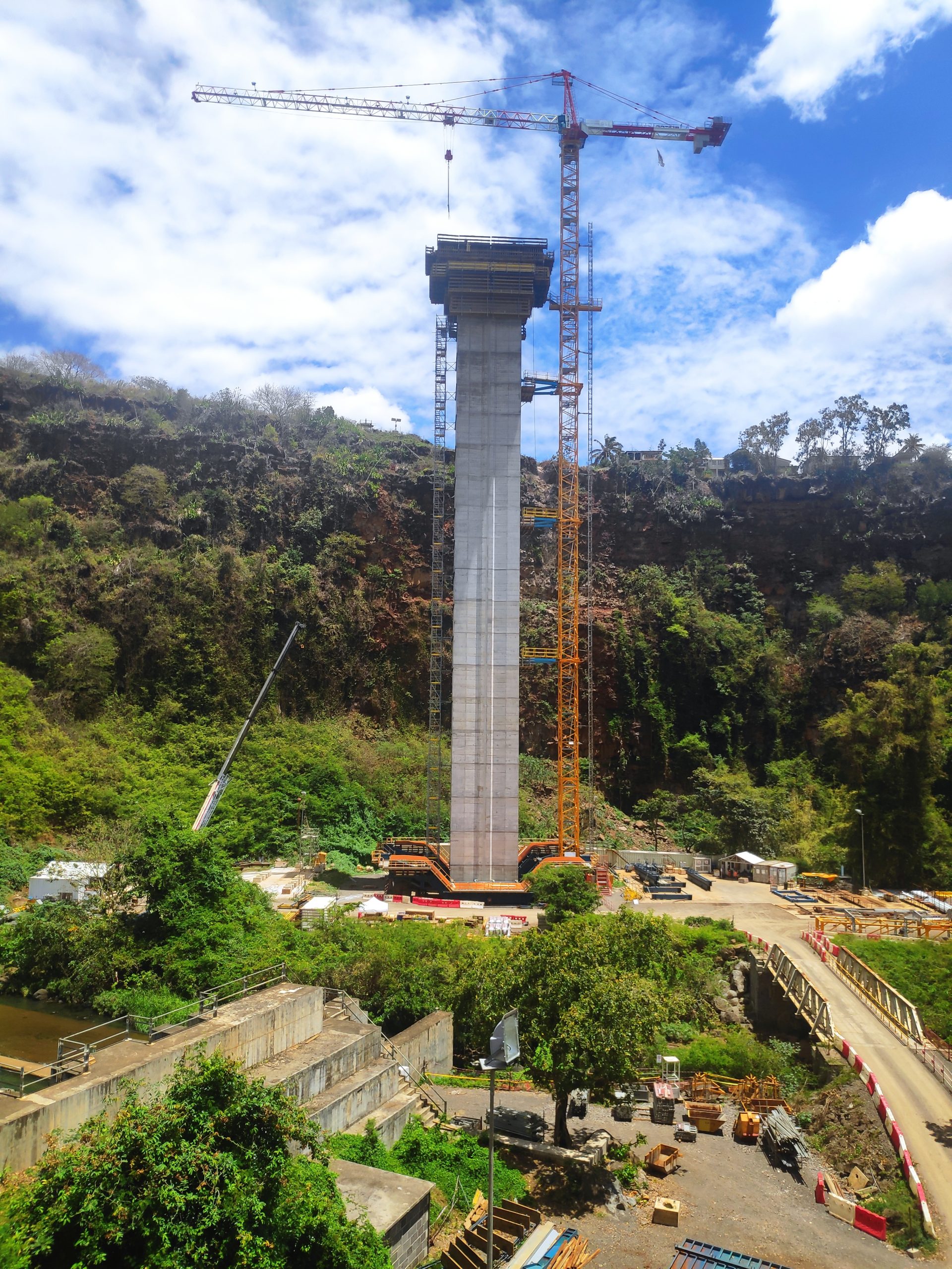 Overhead form traveller Julius Nyerere Hydropower Project (JNHPP) by RÚBRICA BRIDGES