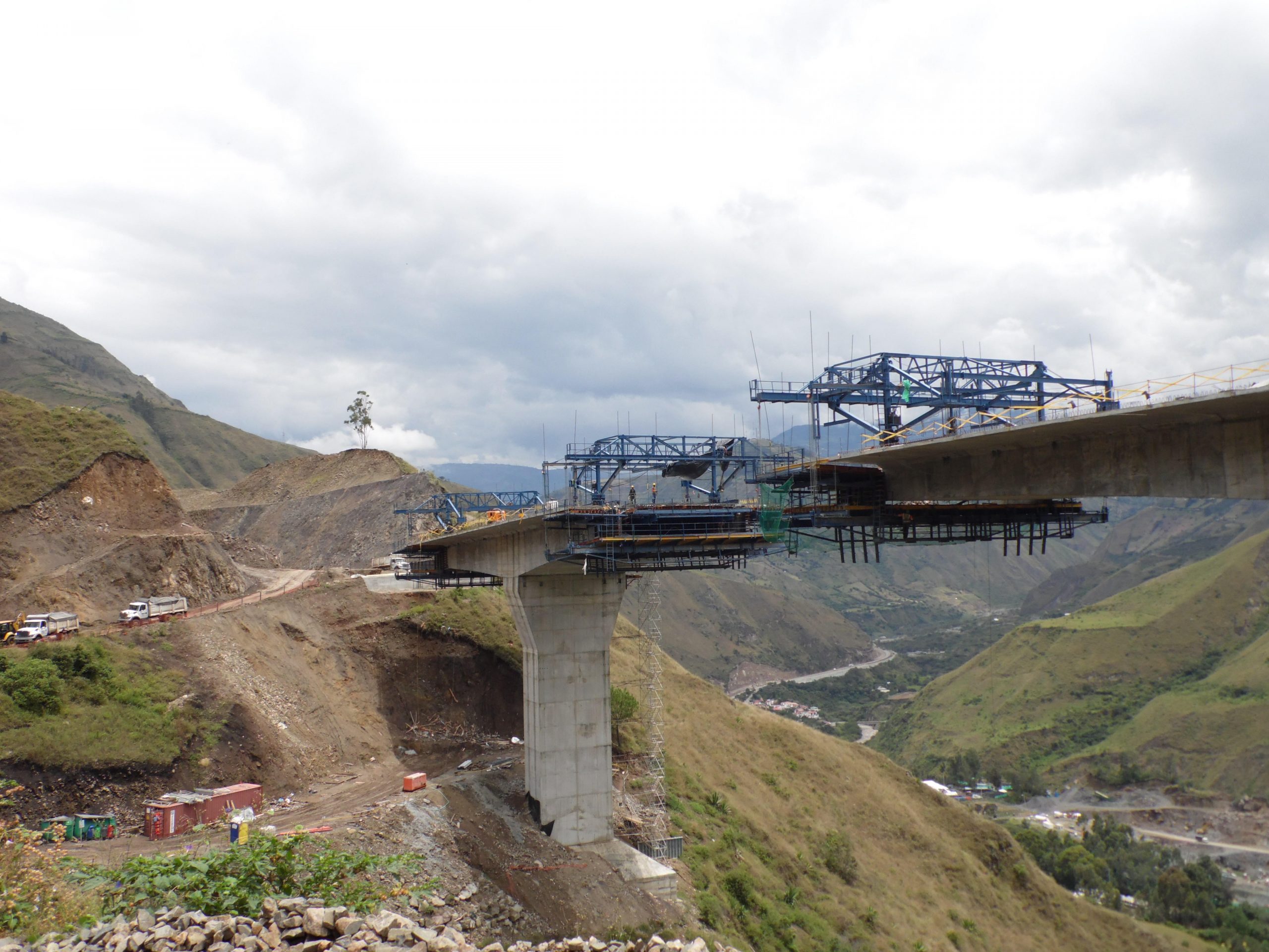 Bridge cantilever formwork Boquerón – Sapuyes – Porvenir section