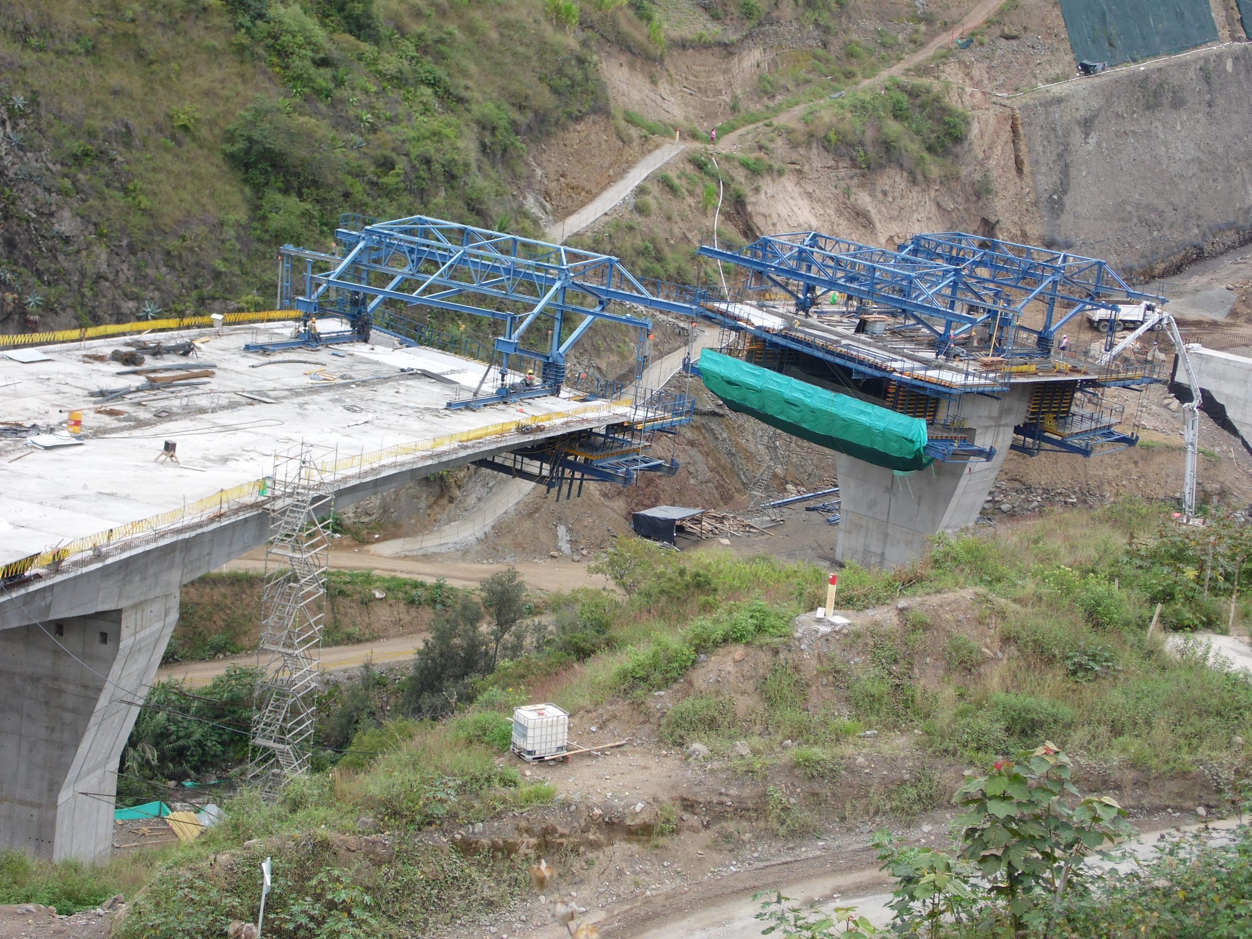 Bridge cantilever formwork Boquerón – Sapuyes – Porvenir section